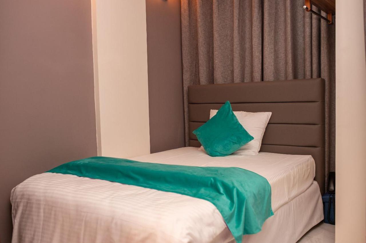 Dhimyaath Stay Male Ngoại thất bức ảnh